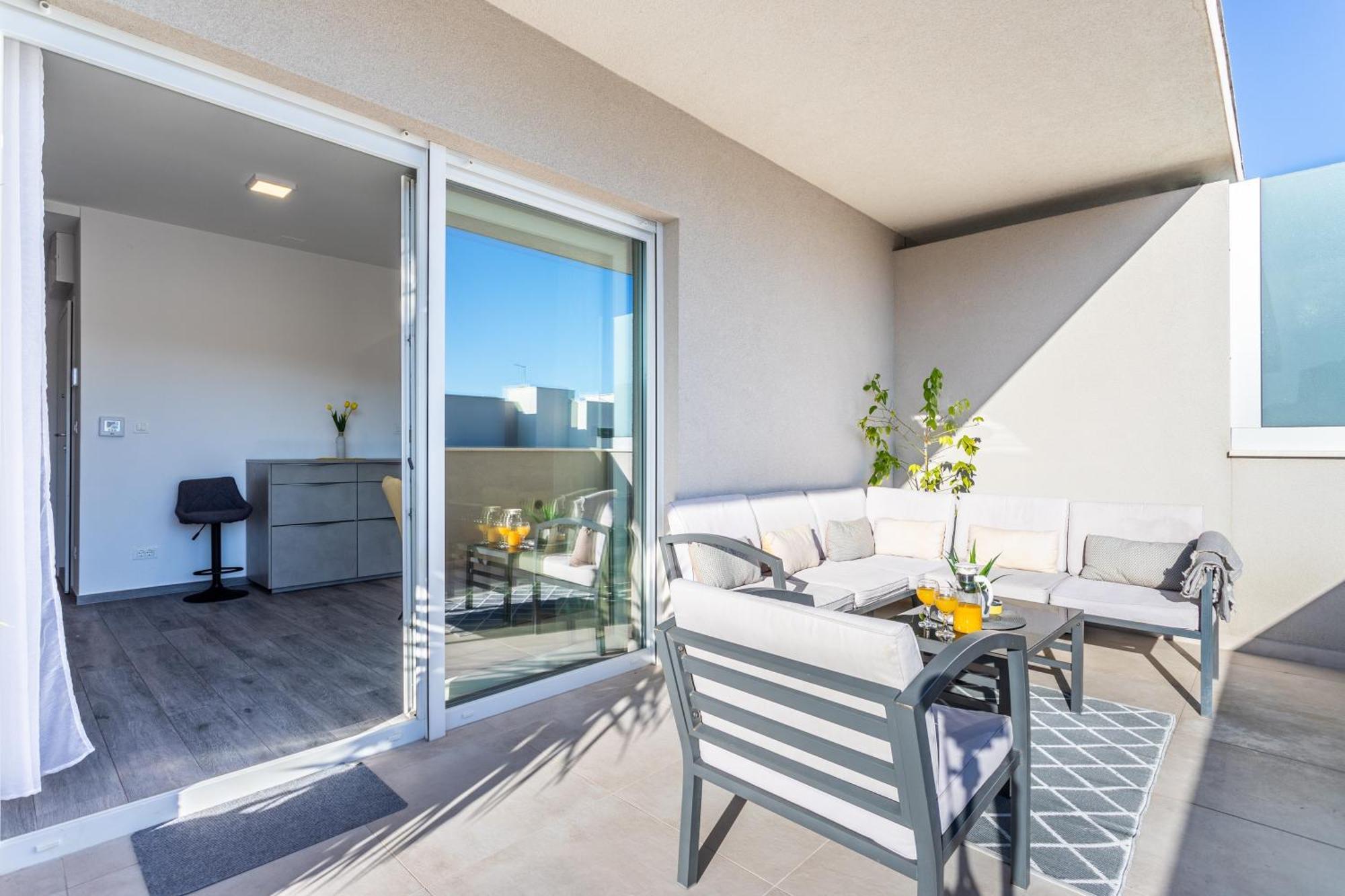 New Luxury 3-Bedroom Penthouse With Huge Terrace Split Exterior foto