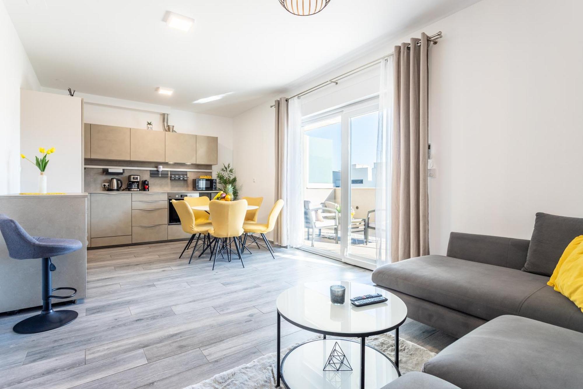 New Luxury 3-Bedroom Penthouse With Huge Terrace Split Exterior foto