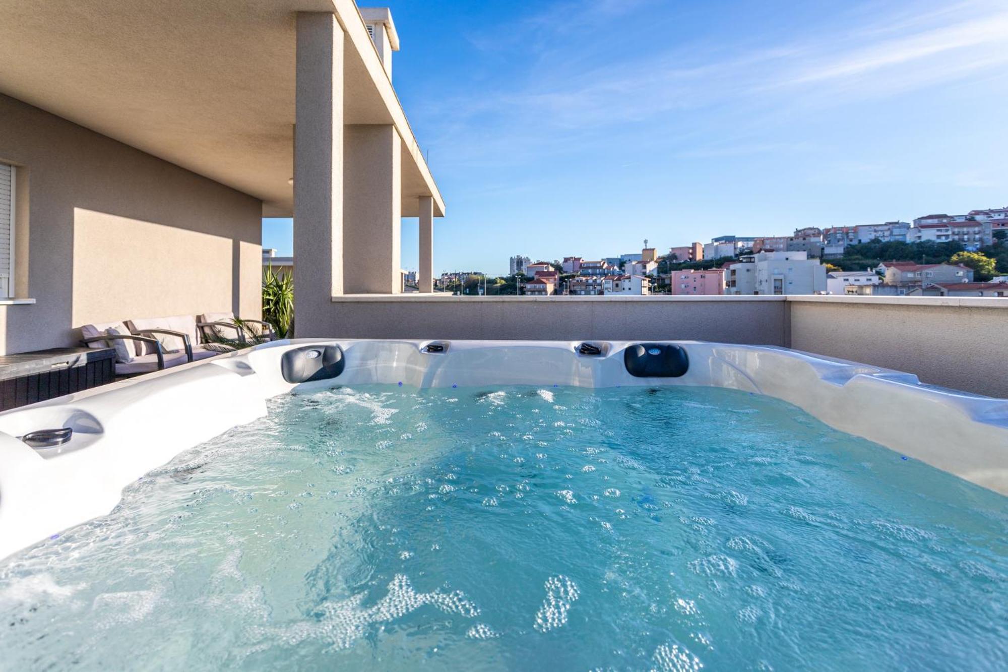 New Luxury 3-Bedroom Penthouse With Huge Terrace Split Exterior foto
