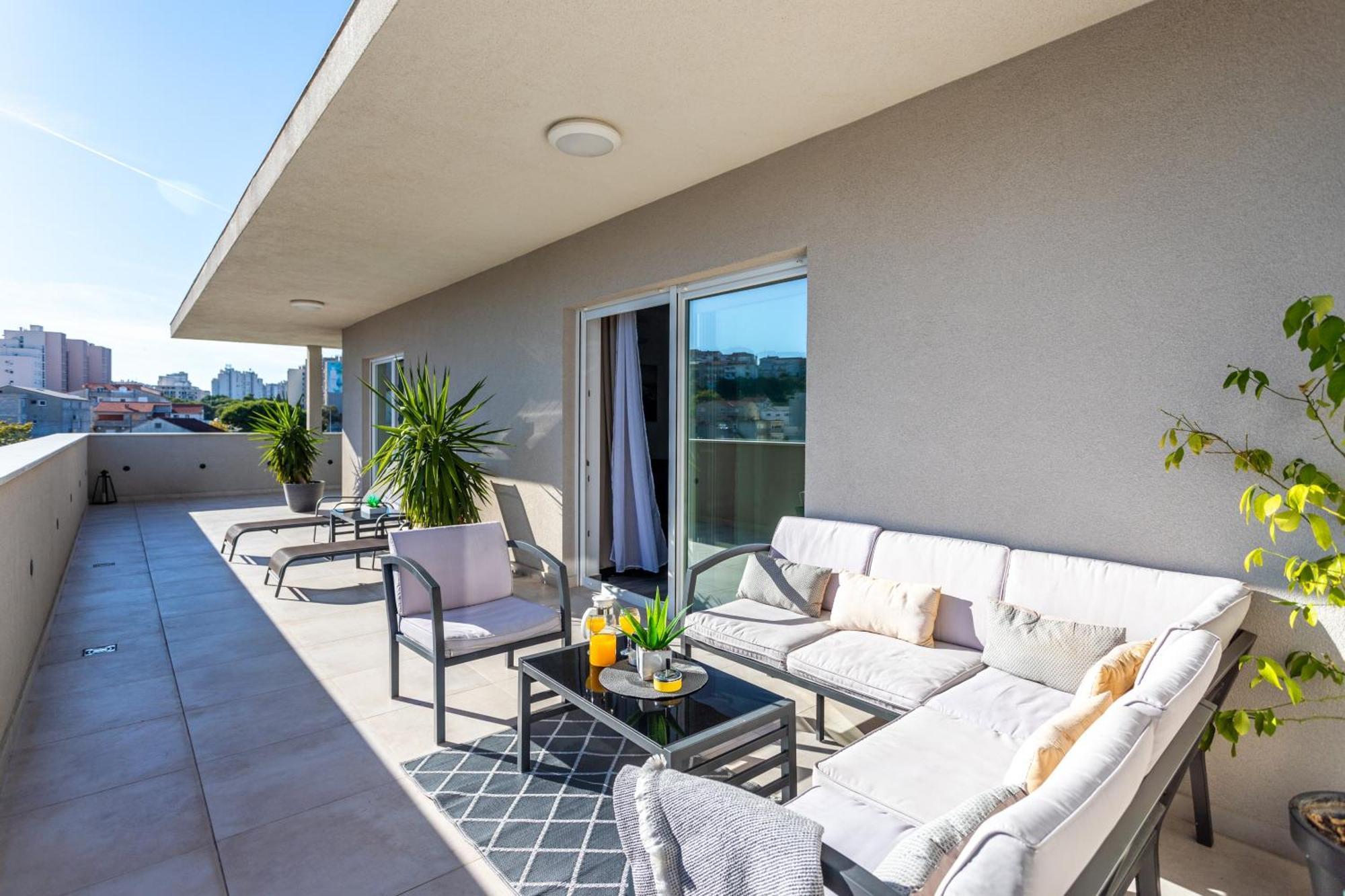 New Luxury 3-Bedroom Penthouse With Huge Terrace Split Exterior foto